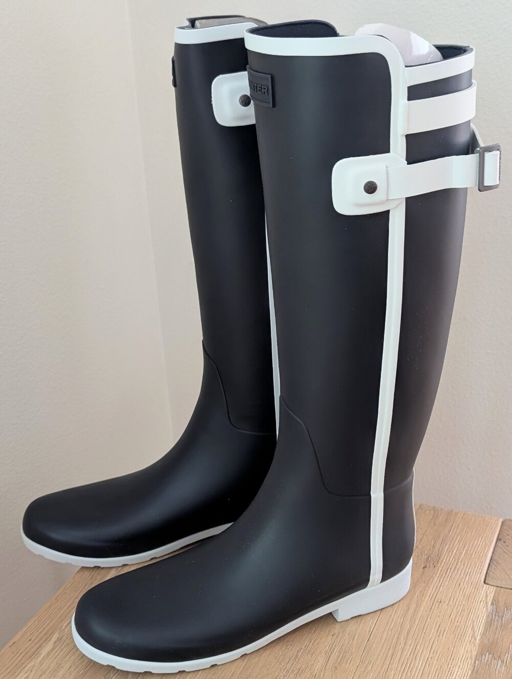 NWT Hunter Refined Slim Tall Slim Fit Contrast Trim Rain Boots In Navy/White 9